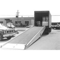 Mobile Yard Ramp, 16000 lbs. Capacity, 72" W x 30' L KH524 | Globex Building Supplies Inc.