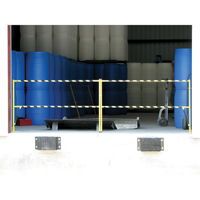 Safety Lift Gate, 10' L x 42-5/8" H, 159" Raised, Yellow MN701 | Globex Building Supplies Inc.